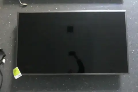 Telewizor ze wspornikiem