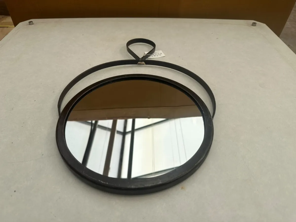 Miroir (dimensions : env. 27 x 41 cm)