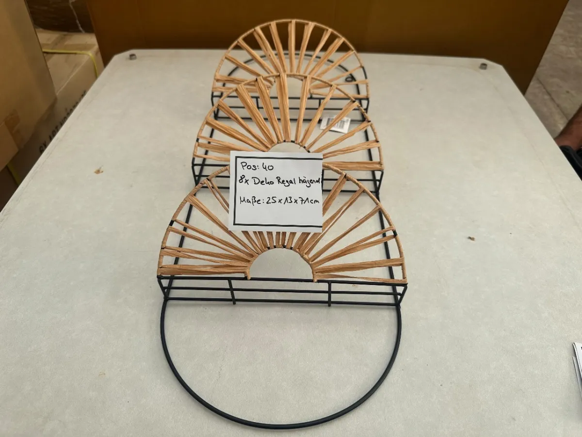 Lot of hanging decorative shelves (8 pieces)