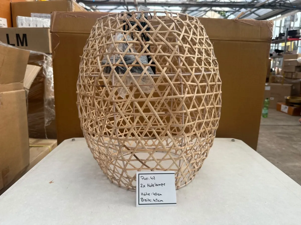 Lot of wooden lamps (2 pieces)