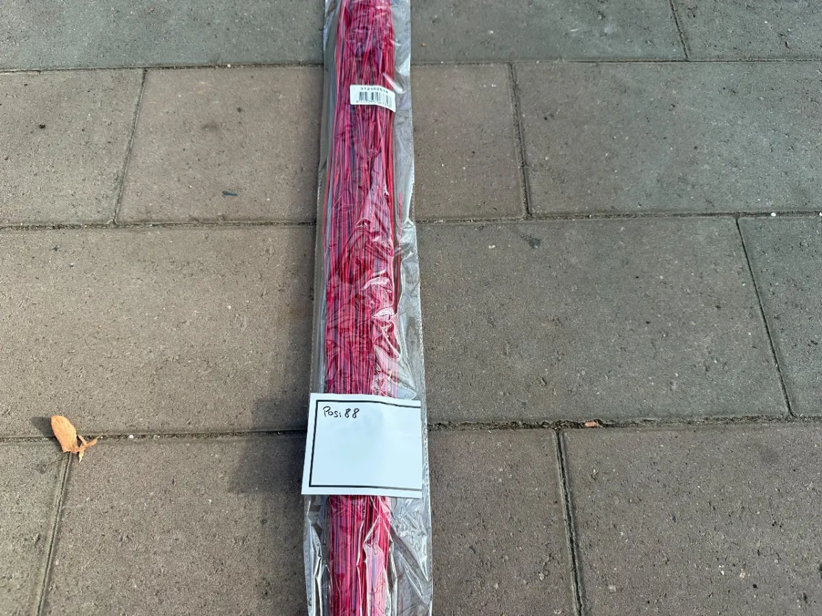 Decorative raffia grass (pink)