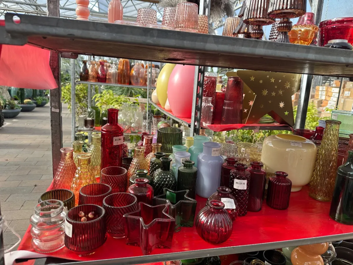 Assorted decoration lot (vases, candle jars)