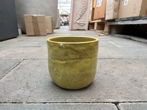 Flower pot