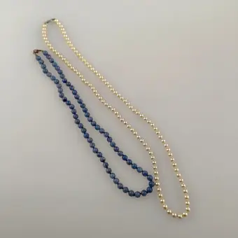 Lot de 2 colliers, 20e s.