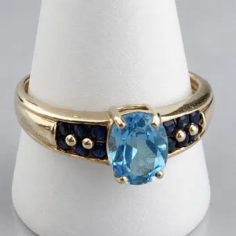 TOPASRING mit SAPHIREN- Gelbgold 585/000 (14 K).