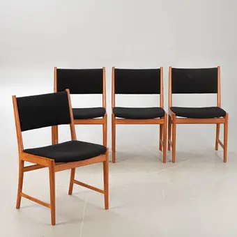 KAI LYNGFELDT LARSEN. Four chairs, teak, with black fabric upholstery, Vejen Polstermøbelfabrik Denmark, 1960s (4).