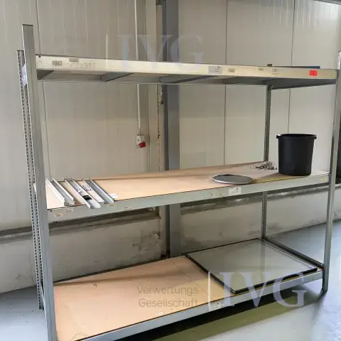 Étagère de stockage (sans contenu !)