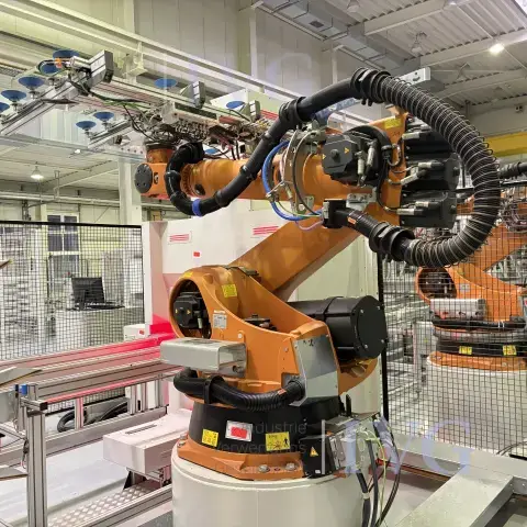 Robot industriel env. 6 axes KUKA KR 210 L150-2 2000