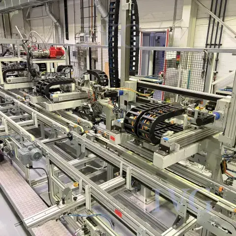 Ligne de montage solaire pour câbles de raccordement DEUSSEN - HUK Eldo