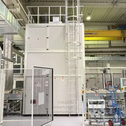 Tour de flashage de cellules solaires MINITEC - DEUSSEN Flasherturm