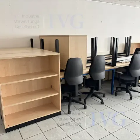 Mobilier de bureau : bureaux, chaises, armoires