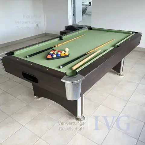 Biliárový stůl