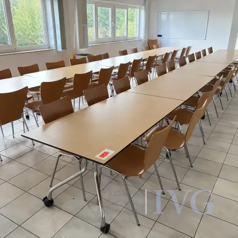 Salle de pause avec projecteur