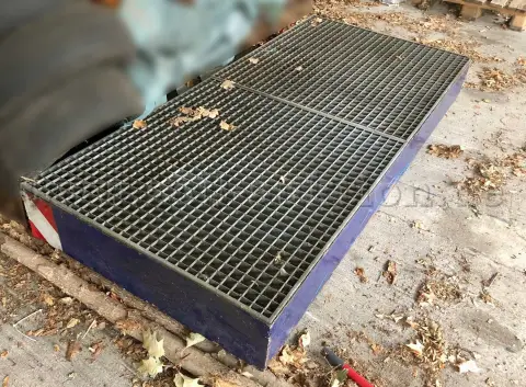1 bac de récupération d'huile (fabrication artisanale)
