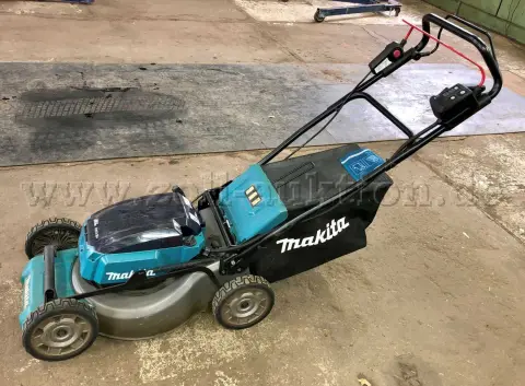 1 tondeuse à batterie Makita DLM 465, d'occasion