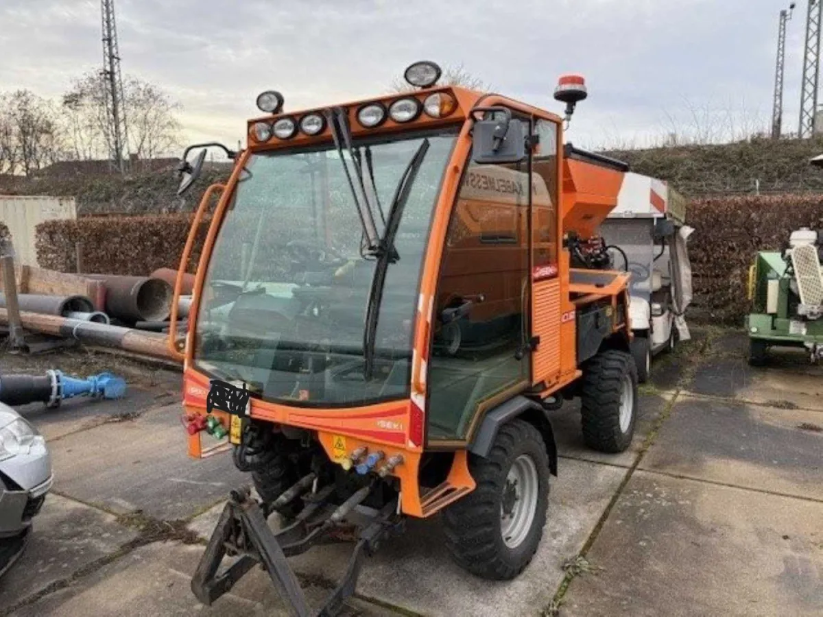 1 Geräteträger Iseki ICT 50 / Teileträger