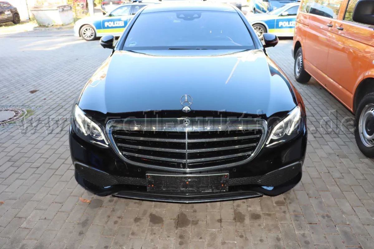1 Mercedes E350
