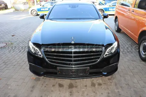 1 Mercedes E350
