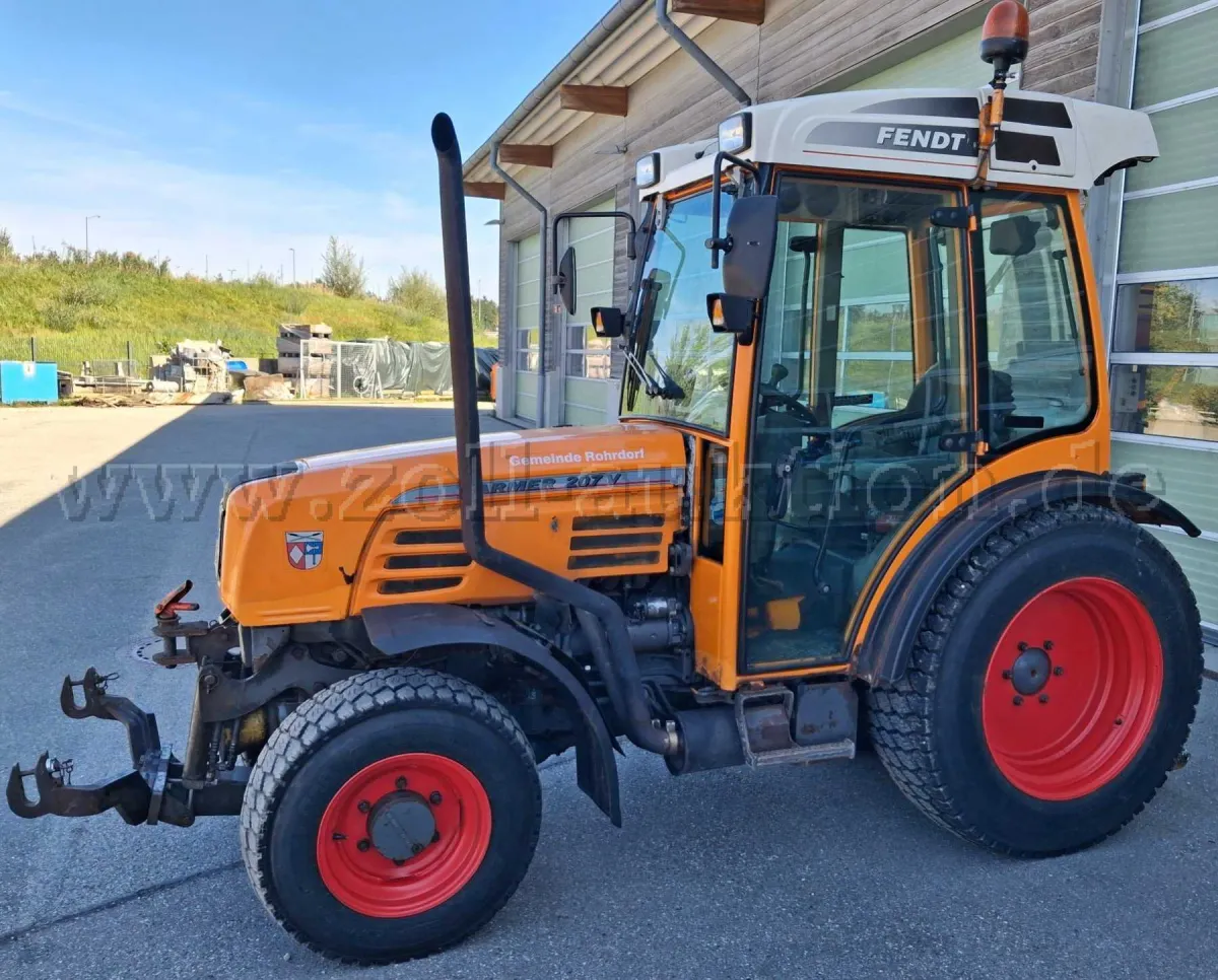 1 tracteur Fendt 207 V