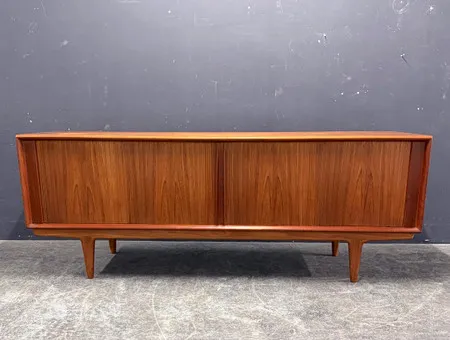 Сервант Bernhard Petersen & Søn.