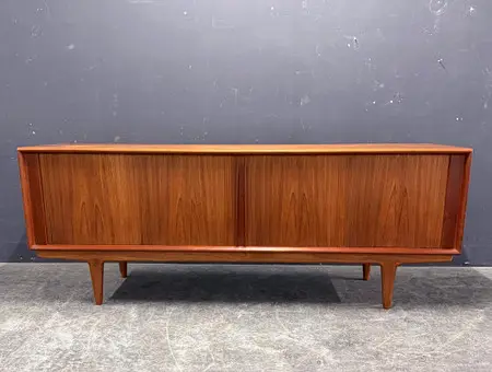 Сервант Bernhard Petersen & Søn.