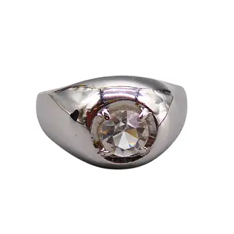 925 zilveren ring bezet met een gefacetteerde zirkonia