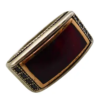 Bague en argent 925 avec émail rouge et marcassites.