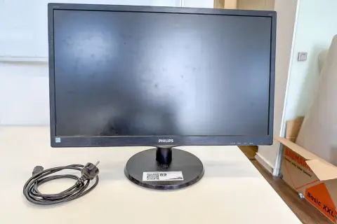 24" LED monitor PHILIPS 243V5L