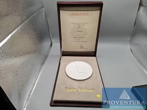 Medal NVA Best unit Meissen porcelain with certificate 1987/1988