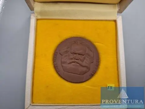 Médaille Karl-Marx-Stadt porcelaine Böttger