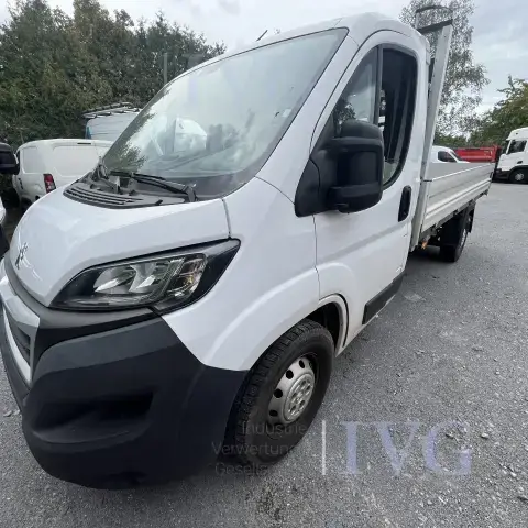 Benne PEUGEOT Boxer 165 Blue HDi benne trois côtés