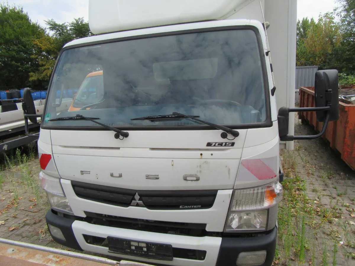 1 Fuso-Canter LKW Geschl. Kasten mit Ladegerät