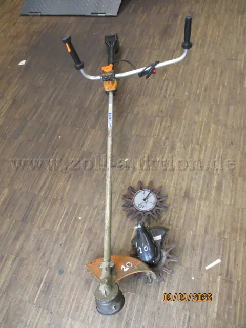 1 Pellenc Excelion 2000 cordless brushcutter