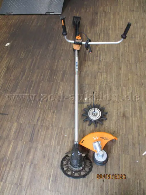 1 battery brushcutter Pellenc, battery brushcutter Pellenc Excelion 2000