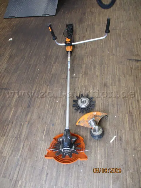 1 battery brushcutter Pellenc, battery brushcutter Pellenc Excelion 2000