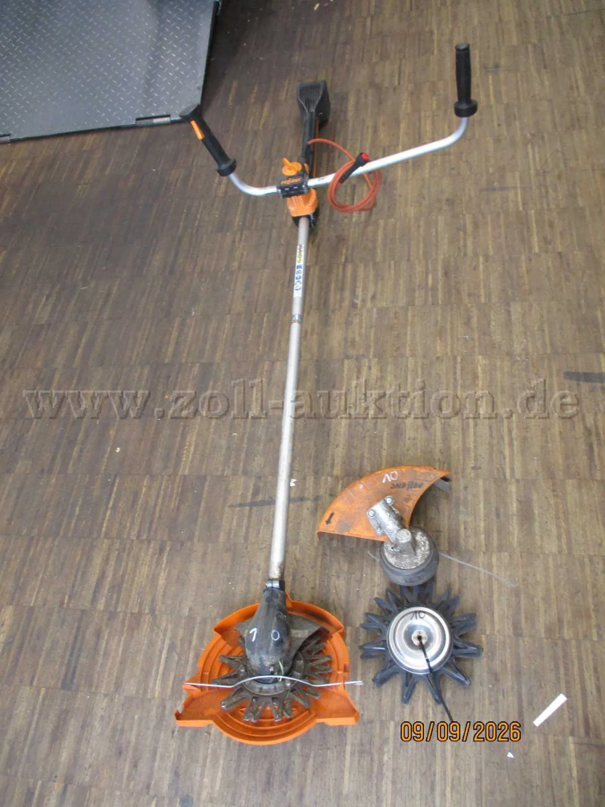 1 battery brushcutter Pellenc, battery brushcutter Pellenc Excelion 2000