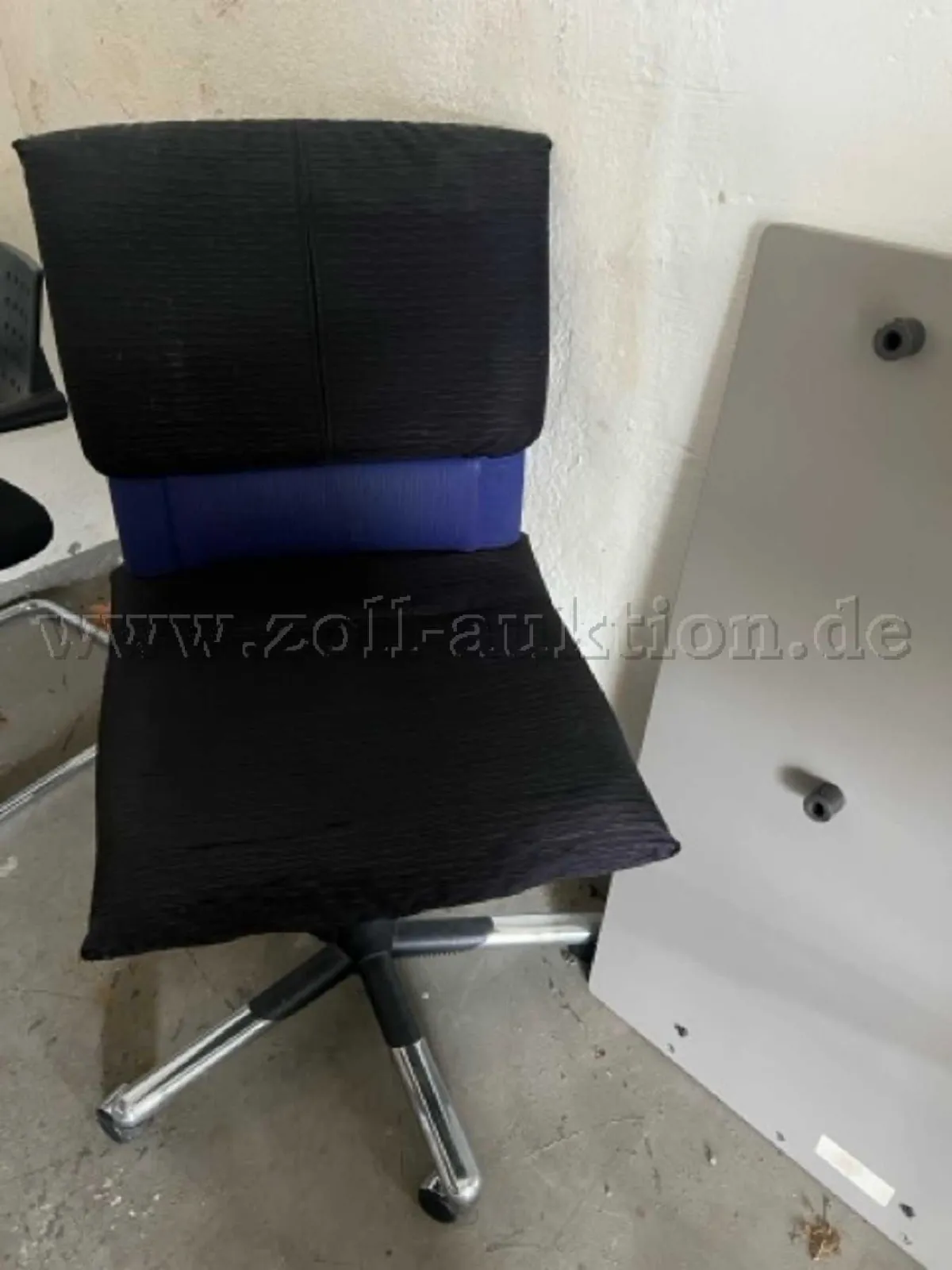 1 chaise de bureau
