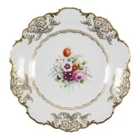 Bord met bloemendecoratie