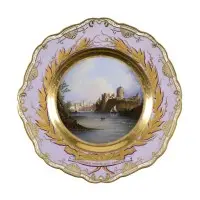 Fine assiette avec vue sur la ville de Pembroke et le château