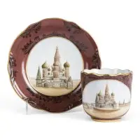 Tasse et soucoupe avec vue de la cathédrale Basile-le-Bienheureux à Moscou