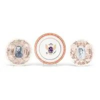 Collection de trois assiettes