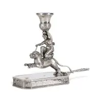 Bougeoir figuratif en forme d'amazone sur un léopard