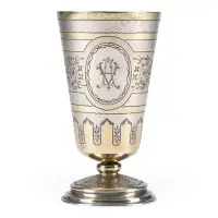 Pohár s rytým dekorem a monogramem