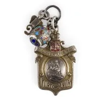 Hanger voor het 200-jarig bestaan van de stad Sint-Petersburg, cloisonné-emaille eihanger en kleine kroon