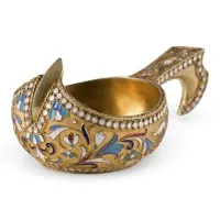 Kovš s cloisonné smaltem s listovím