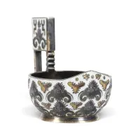 Zeer fijne cloisonné-emaille kovsh