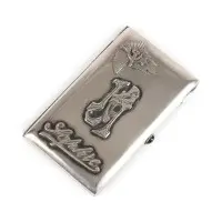 Pouzdro na cigarety 'Sophie' s monogramem a srpem a kladivem