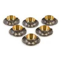 Zes niello kopjes en schotels met plantaardig decor