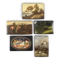 Collection de cinq boîtes laquées : scène de conte, reproductions de tableaux et paysages