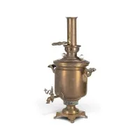 Samovar avec une rallonge de tuyau de chauffage